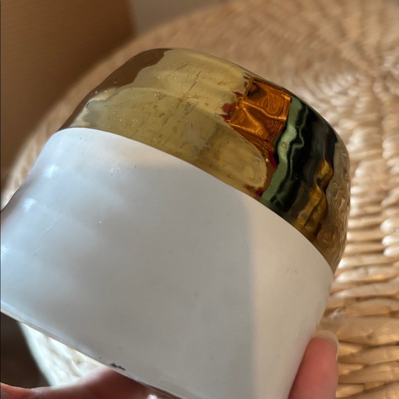 🌸Spring Ready☀️White Ceramic Pot with Gold Rim - Picture 11 of 12